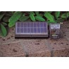 Caricatore solare per batterie, con luce e misuratore di carica